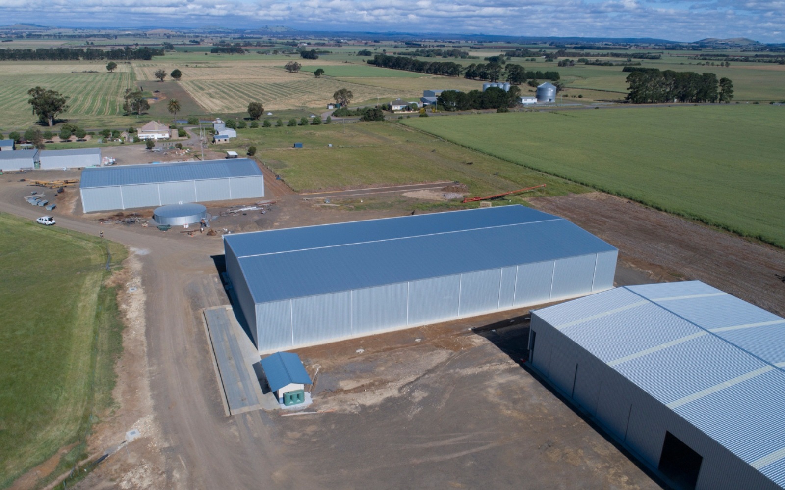 Bulk storage shed