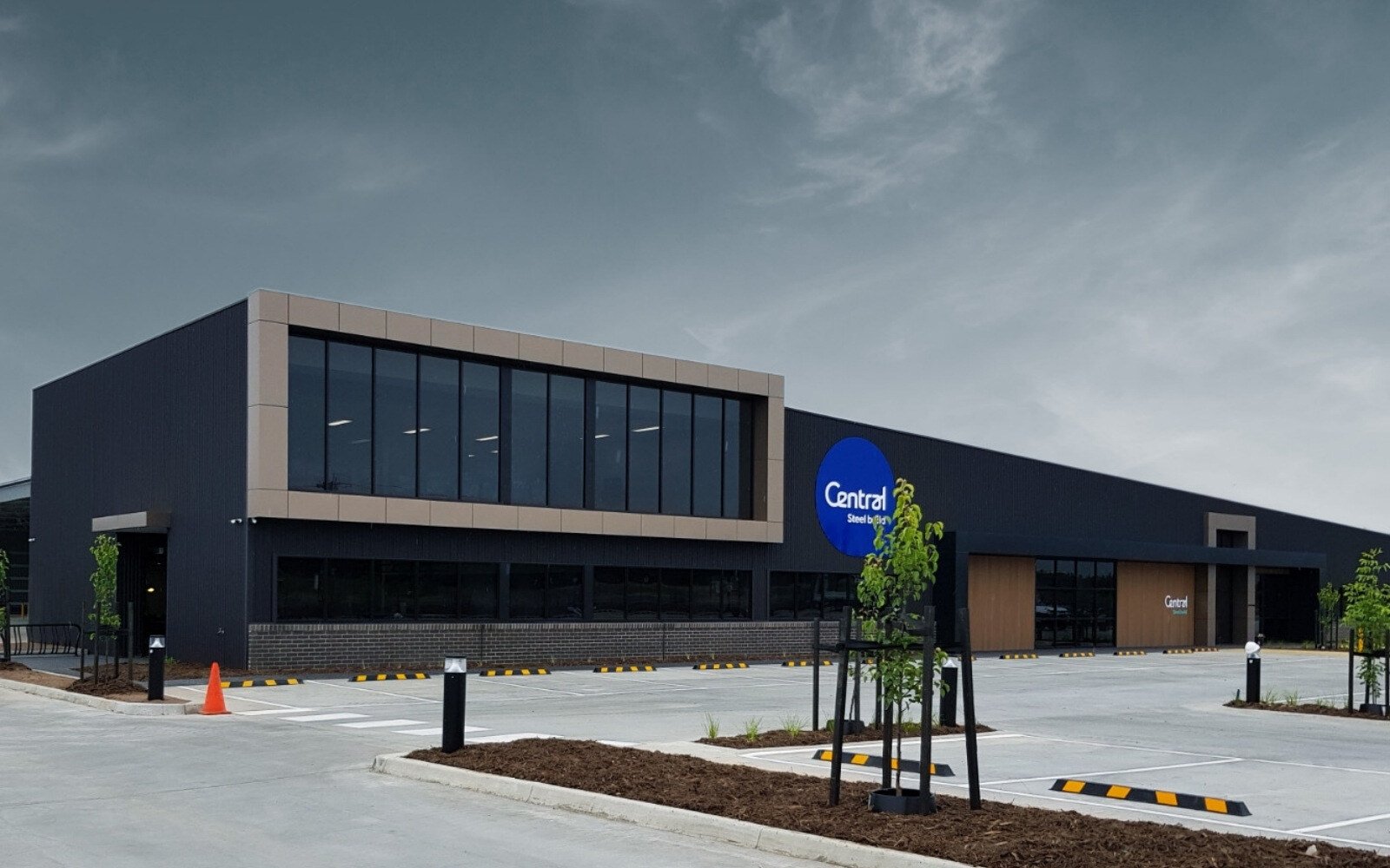 Central Steel Build combined office and manufacturing space 