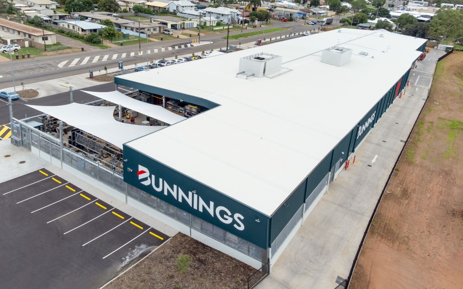 Mt Isa Bunnings combined retail and hardware store 01_tile