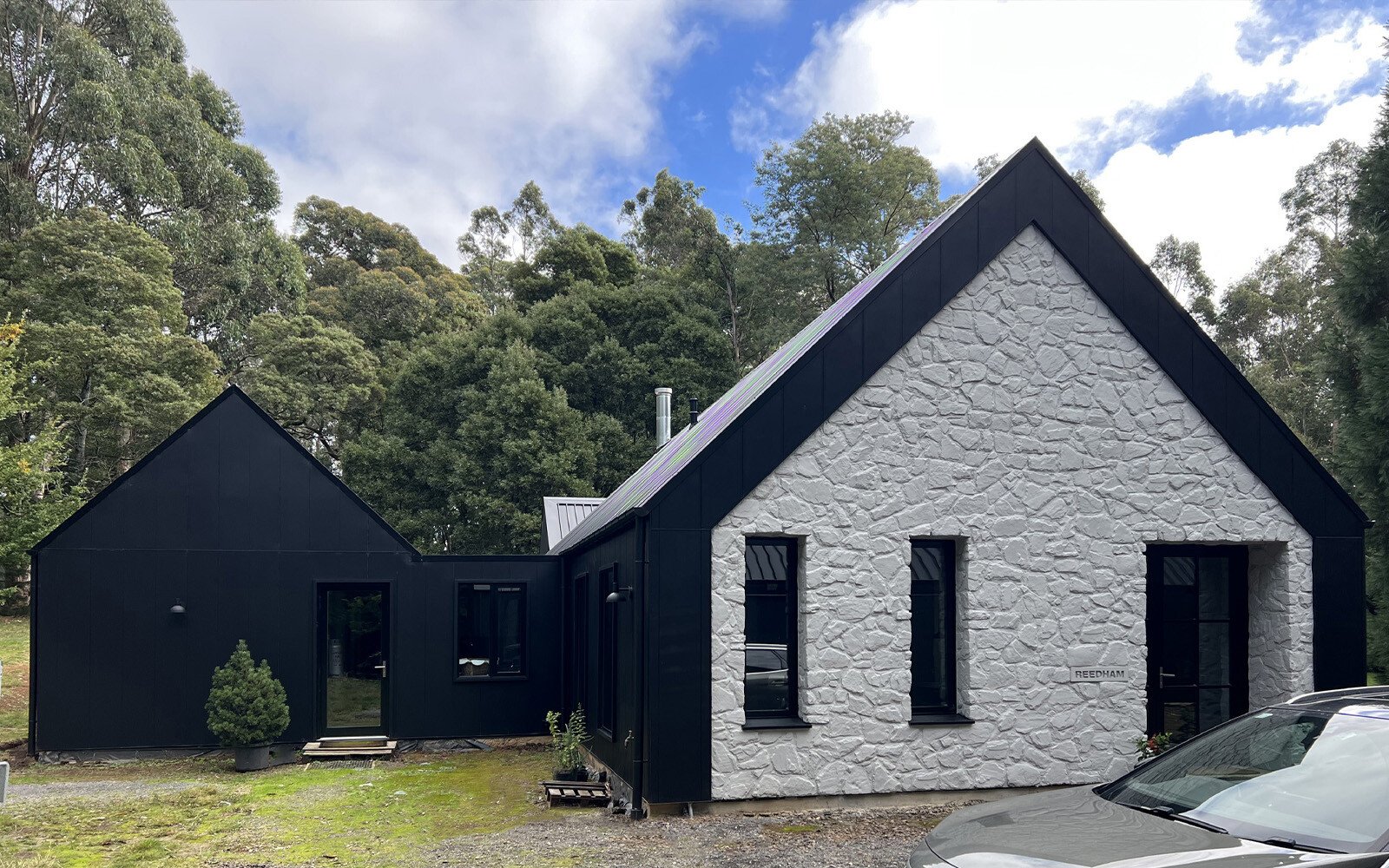 Colin Doswell architectural portal framed house  