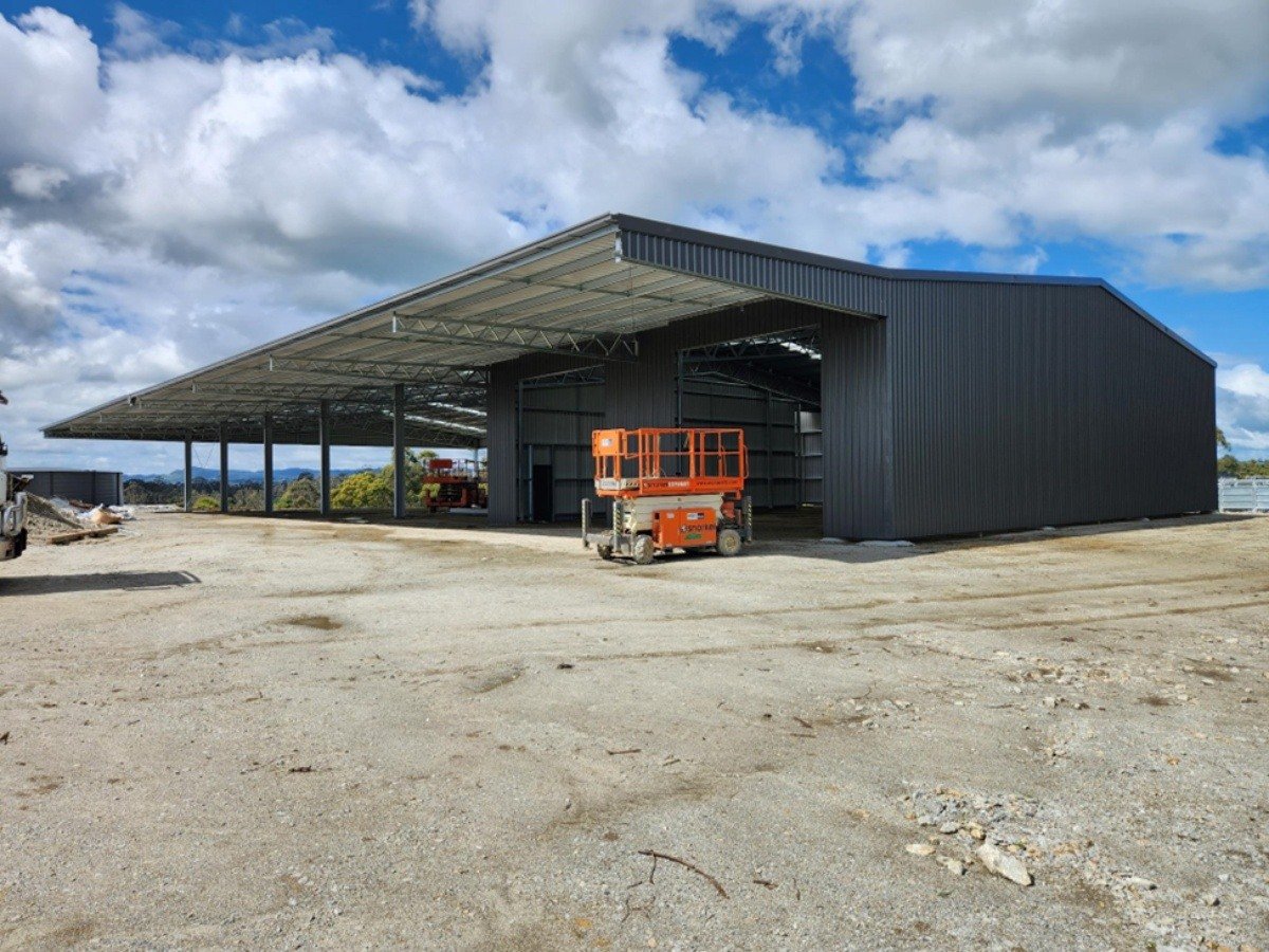 Watergrass Hill Angus Sheree Wells – machinery shed 02