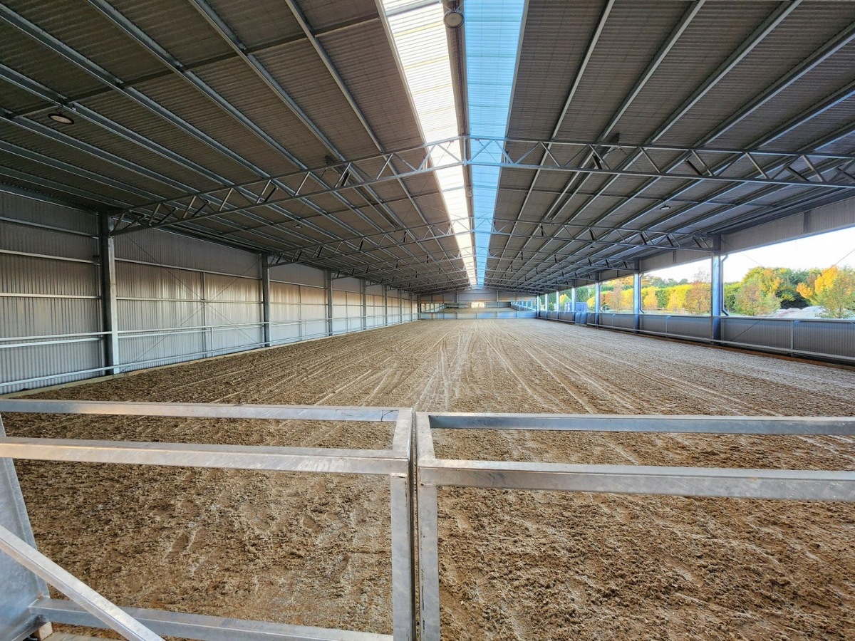 19359 Danielle Martin – combined indoor dressage arena and stable complex