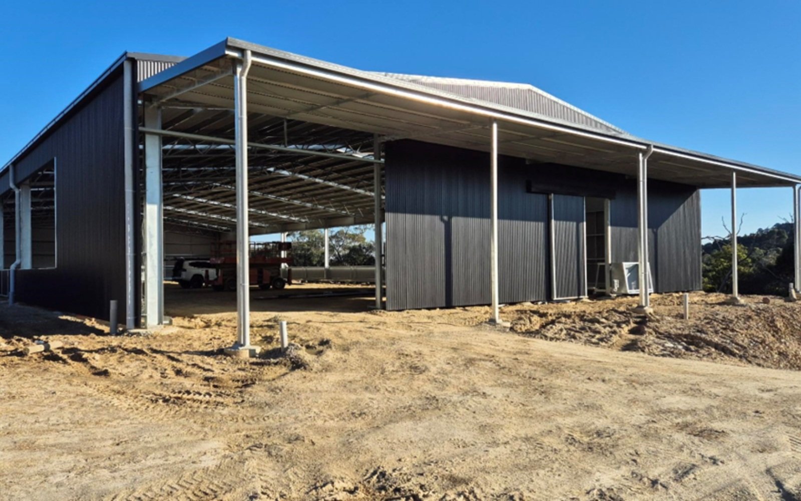 Coconstruct indoor dressage arena