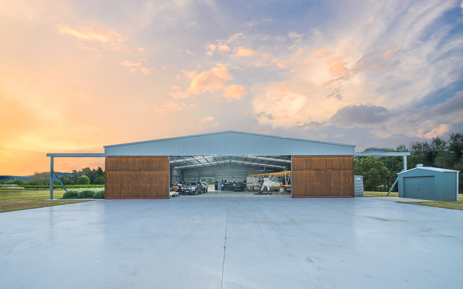 Marc De Stoop aircraft hanger